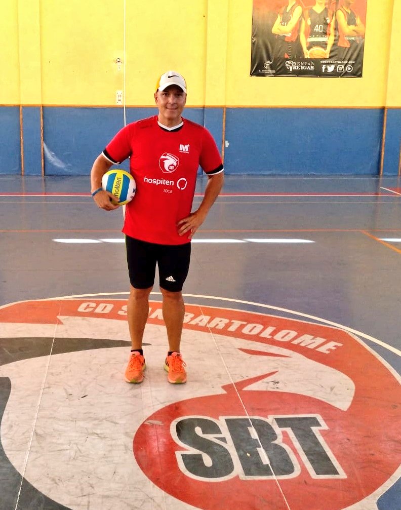 cdSBT's tweet photo. VOLLEY PLAYA/INDOOR:
Creamos una sección nueva en el Club de la mano de Jesus Hernández como coordinador. En breve les informaremos del lugar, horarios ect..

@HospitenRoca 
#colegioarenassur
@AytoSBT https://t.co/jrNMNjOo0s