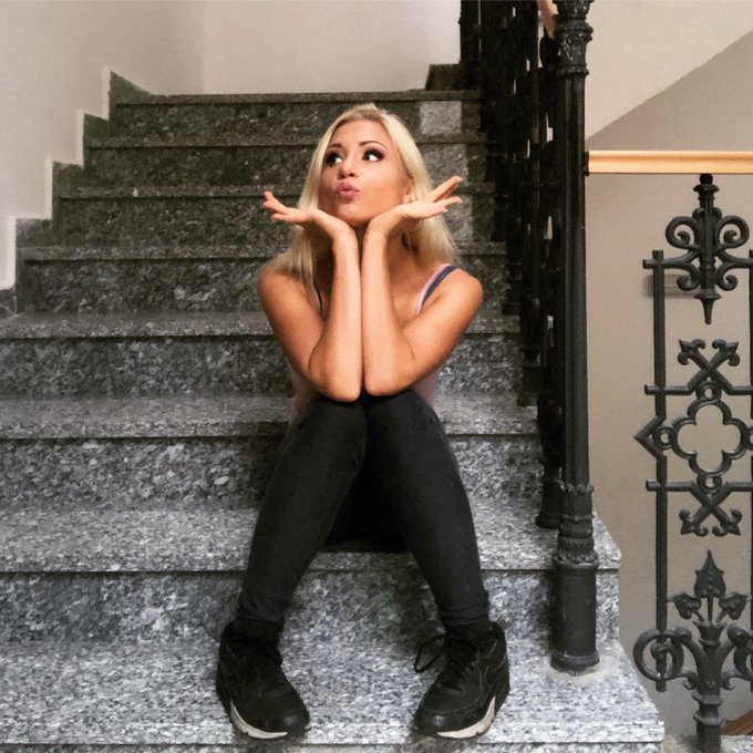 Be a bit crazy from time to time 😜 Ich sitze gerade am Flughafen und warte auf meinen Flieger nach K&ouml;ln☺️💋<a href="/tag/girl"class="tags"><span>#girl</span></a><a href="/tag/sexy"class="tags"><span>#sexy</span></a><a href="/tag/sex"class="tags"><span>#sex</span></a><a href="/tag/porn"class="tags"><span>#porn</span></a><a href="/tag/kiss"class="tags"><span>#kiss</span></a><a href="/tag/gold"class="tags"><span>#gold</span></a><a href="/tag/crazy"class="tags"><span>#crazy</span></a><a href="/tag/waiting"class="tags"><span>#waiting</span></a>