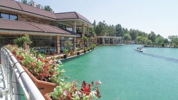 RAMAZANCHADZCAN's tweet photo. Gazi şehrimizi gastronomi alanında daha yukarıya taşıyan @GaziantepBeld Başkanı sn. @FatmaSahin leziz yemekleri, baklavası ve fıstığı, insanlarının kendine has çalışkanlığı ve sıcaklığı ile geçmişin ve geleceğin bir arada yaşandığı gaziler şehrine Yeni bir marka #msmer https://t.co/JUOHlN9RRj