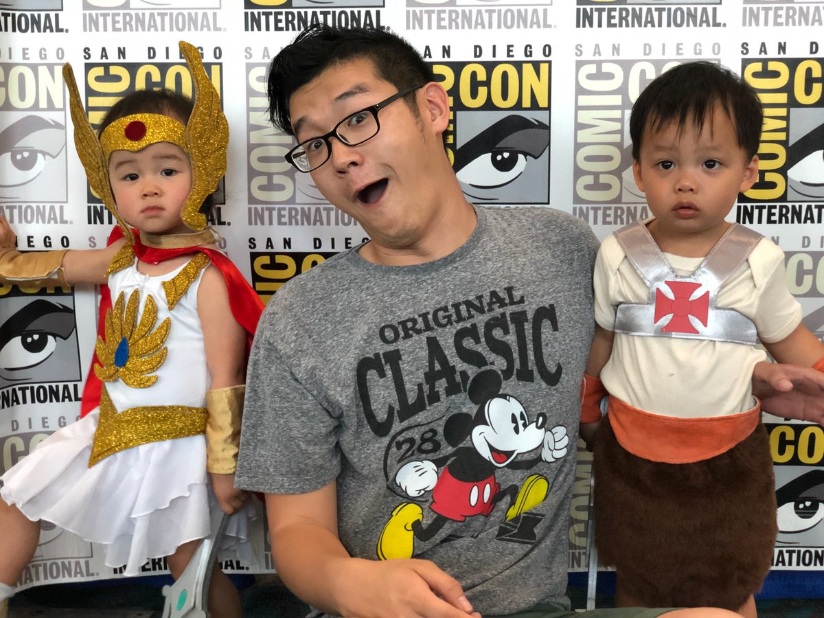 CHohng's tweet photo. YAS #SDCC2018 #gunclerealness #yaaas #yashenny #ohno #doublechin #wrinklesintime https://t.co/W9ICHUyUF8