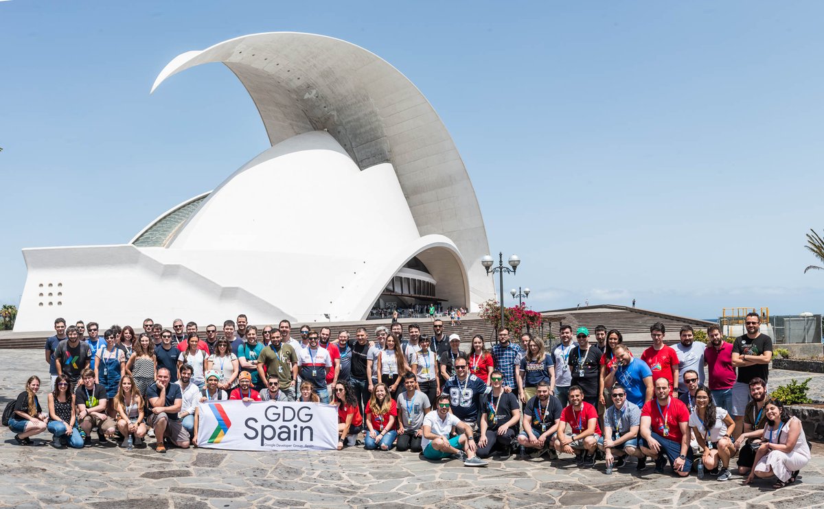 GDGZaragoza's tweet photo. Los maños hemos salido a tope de powah con nuestro primer #GDGSummitES 😎 @icynthia y @MonzonBlanco dan las GRACIAS a toda la comunidad por tanta acogida. ¡¡Lo moláis todo!! @GDG_ES https://t.co/JccCVJUvuz