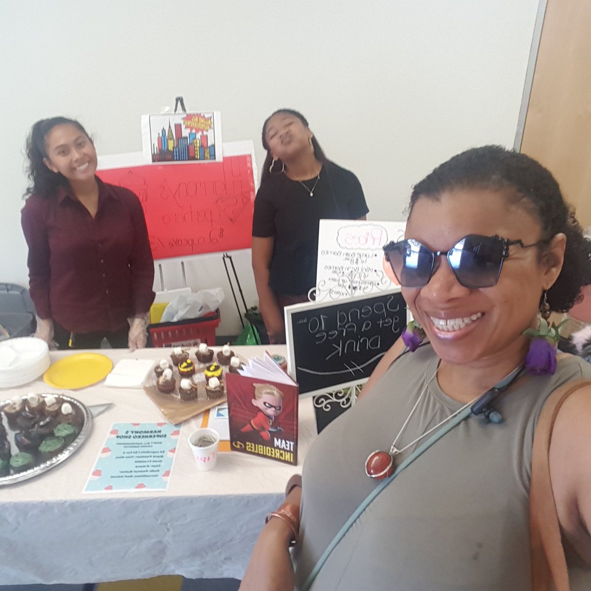 Sheros's tweet photo. Congratulations to Kamiyah and her peers on their Business Sale Day success. #LAULBizCamp #OurFuture https://t.co/wXZVfjR1sl