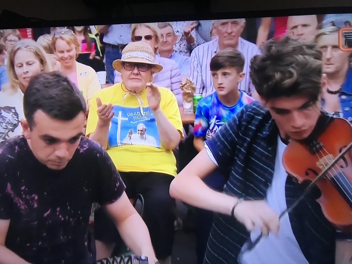 Lovin’ the T Leine ! ar <a href="/FleadhTV/">FleadhTV</a> ..........<a href="/TG4TV/">TG4</a> 😀