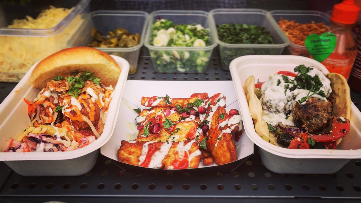theballbox's tweet photo. Beef Balls to the left of me ππΌ, Lamb Balls to the right ππΌ .... here I am stuck in the middle with you (and Halloumi) π π
.
.
.
#theballbox https://t.co/ntrAjJaxA0