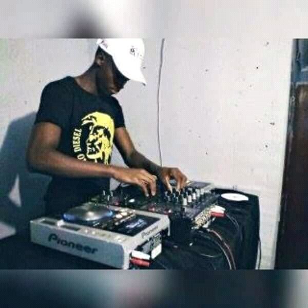 TeejayDj's tweet photo. First Time on Deck 💯 https://t.co/BHNelkU2Nd