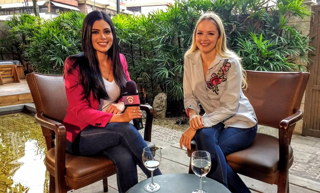 La bellísima <a href="/alebraun/">ALEXANDRA BRAUN</a> vino a visitarnos hasta el <a href="/RestaurantAlto/">Restaurant Alto</a> para contarnos sobre su actuación en <a href="/umathemovie/">Uma- The Movie</a> y algunas cosas mas... Entérate bien junto a <a href="/KarielysCR/">Karielys Cuadros</a> desde las 6:30pm por <a href="/Venevision_Plus/">Venevision Plus</a>