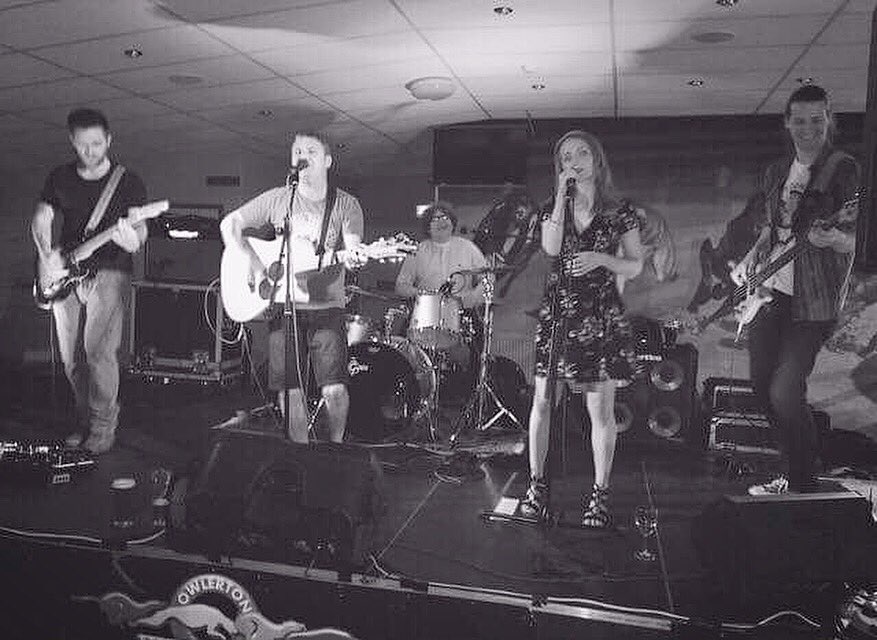 Starshape16's tweet photo. Amazing weekend in Sheffield with @welshy2686 these guys and their partners 💖 #musicaltimes #tramlines2018 #whatanexperience https://t.co/3AaSe1JpcH