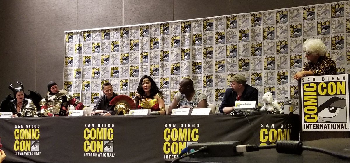 takahmama's tweet photo. Great panel on cosplaying 'n support for mature cosplayers. Only in a #cosplay panel would you hear a gasp when @JDCallison talks about passing out and waking up to find the paramedics had cut him out of the suit, we didn't care he passed out, we gasped that they cut the costume! https://t.co/V7TqdSrU5d