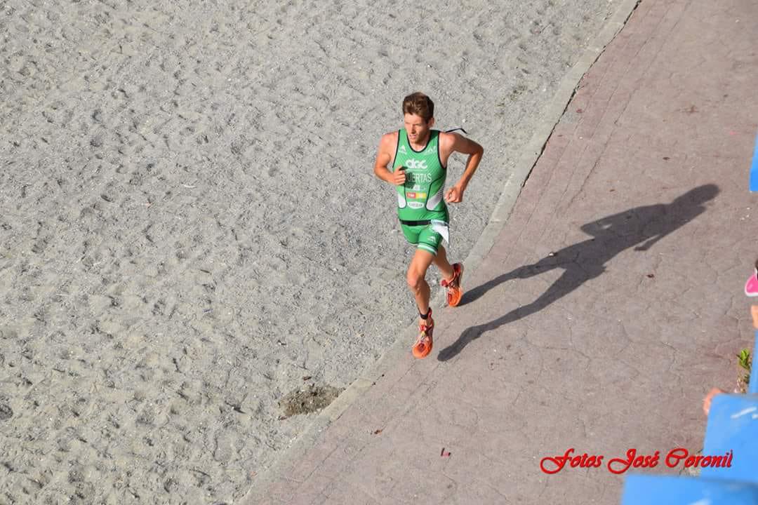 camilopuertas's tweet photo. CAMPEÓN de Andalucía de Acuatlon 🏃♂️🏊🏻♂️🏃♂️
Cerrando la primera parte de la temporada de la mejor manera posible ✌️
Enhorabuena a @nicopf_321 e @IreneeCabrera por sus bronces absolutos 👏
📸 @roberto_gilarte
#TeamDEZA #INASOR #TopolinoPizzeria #JoinUpZone3 https://t.co/9ZsrFt2l1H