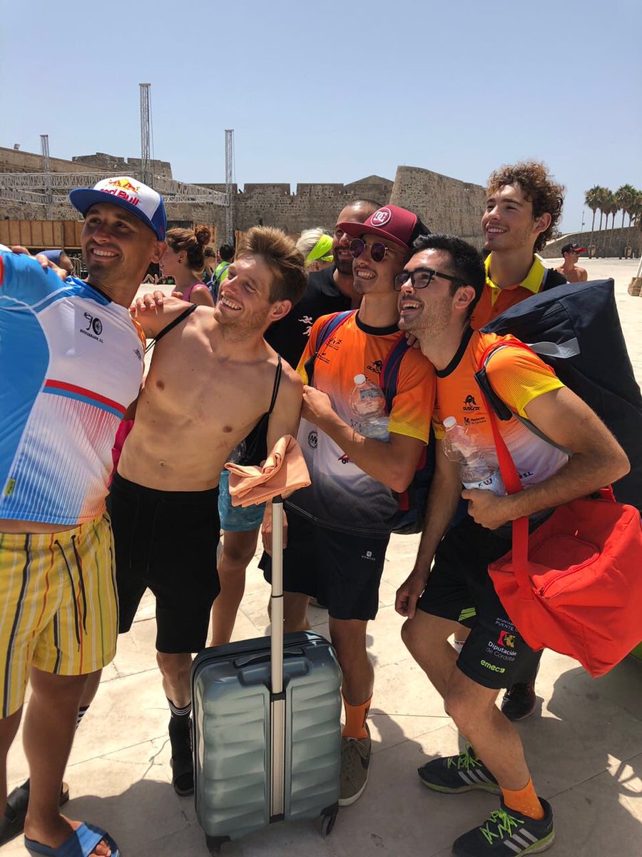 camilopuertas's tweet photo. CAMPEÓN de Andalucía de Acuatlon 🏃♂️🏊🏻♂️🏃♂️
Cerrando la primera parte de la temporada de la mejor manera posible ✌️
Enhorabuena a @nicopf_321 e @IreneeCabrera por sus bronces absolutos 👏
📸 @roberto_gilarte
#TeamDEZA #INASOR #TopolinoPizzeria #JoinUpZone3 https://t.co/9ZsrFt2l1H