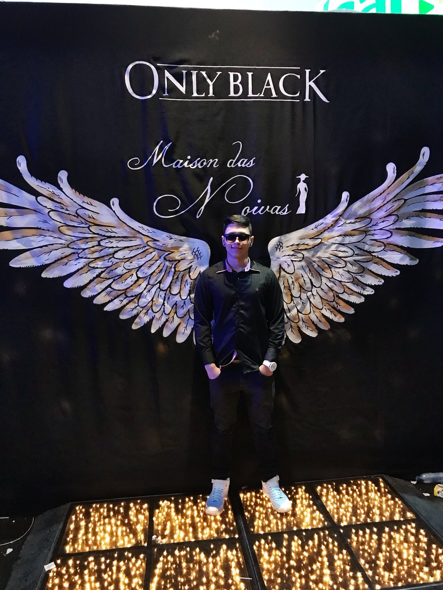 vitoorsouss's tweet photo. Não existe limite para aqueles que sabem voar 🍃
#Only_Black 💥 https://t.co/ijIgiHtOcx