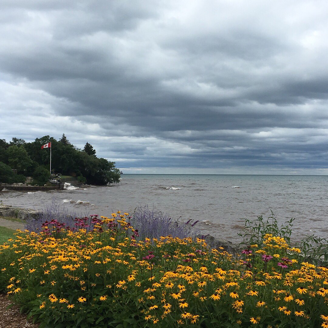 We’re lucky to live in a city with so much public waterfront access. I love seeing people enjoying picnics, family time &amp; quiet moments in dozens of little spots from Burloak all the way past the beachfront &amp; LaSalle. Have you explored all these gems? #BestofBurlON #lovemycity