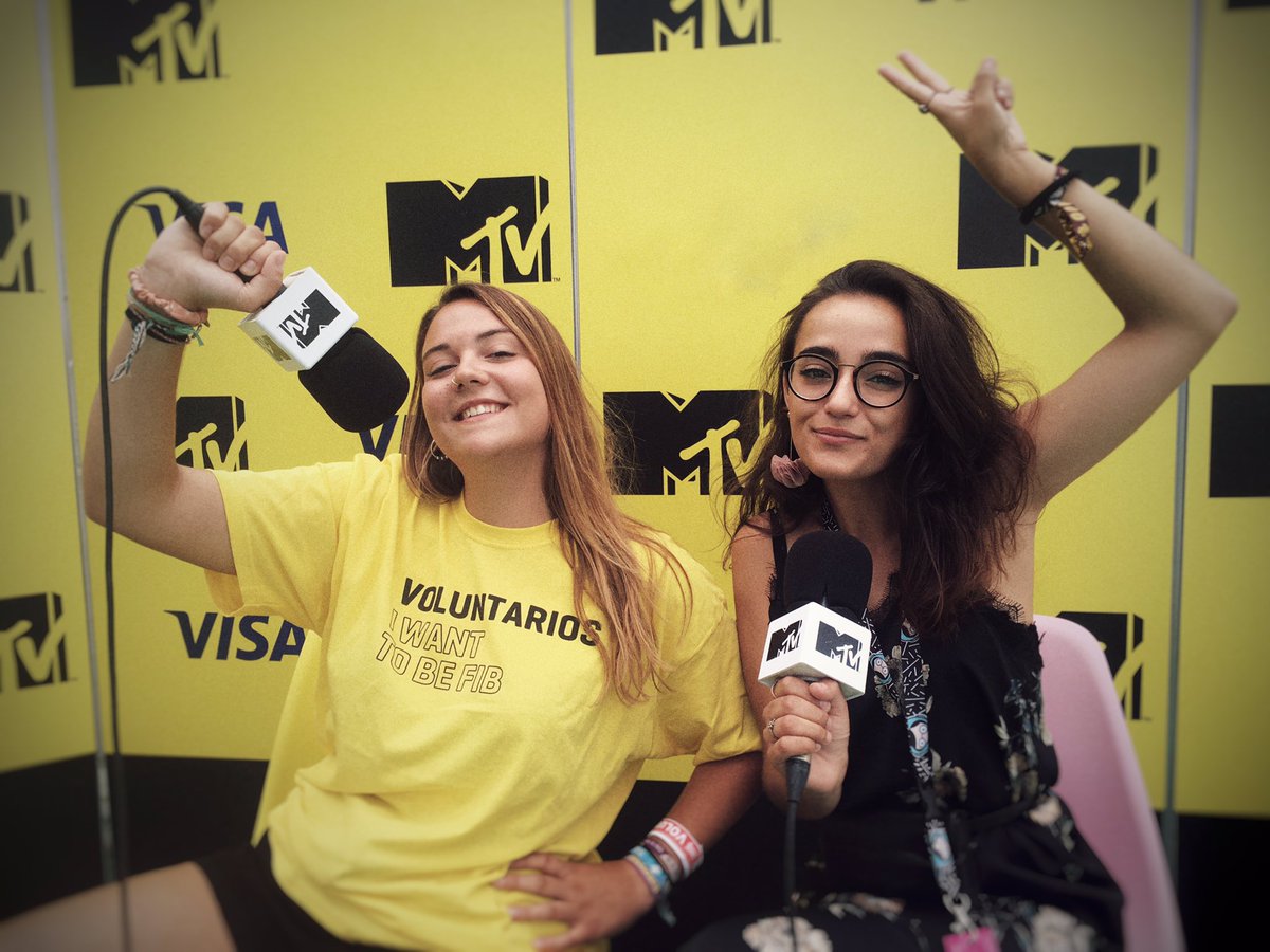 VoluntariadoFIB's tweet photo. ¡¡María &amp; Maria, asistente de prensa y exvoluntaria con su voluntaria de prensa 2018!! Vaya cracks!!
#fib2018
@fiberfib https://t.co/hx7h5QHwUQ