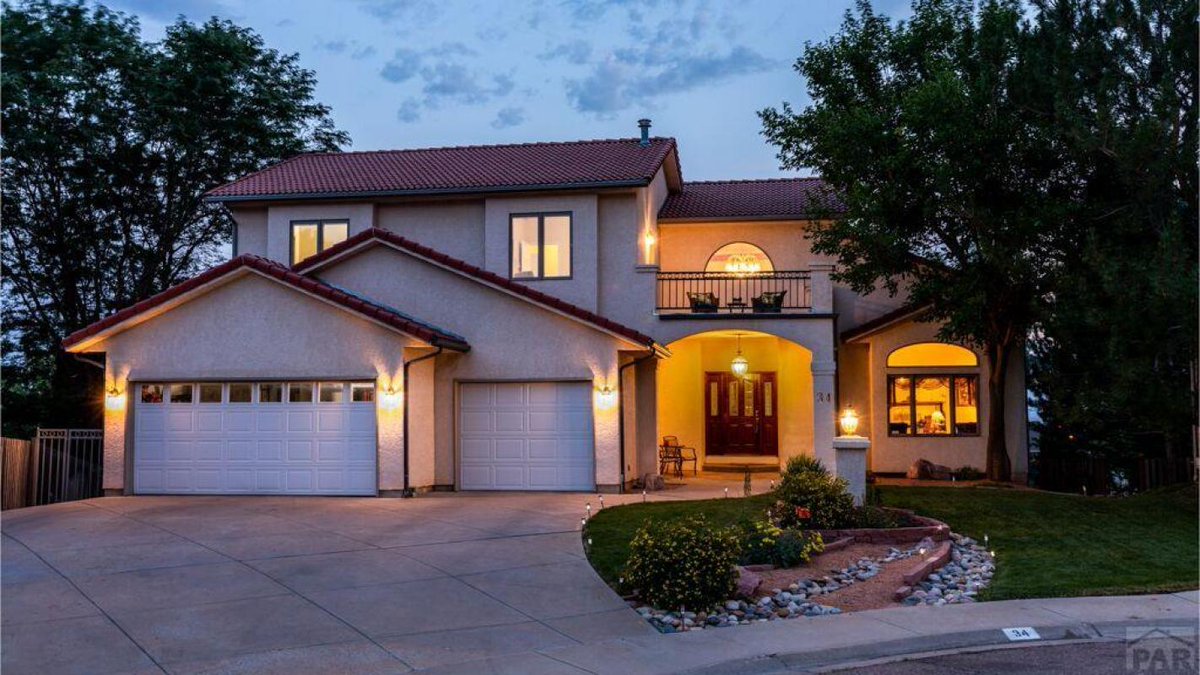 SuzieAnton's tweet photo. This home will wait for no one. Be the first to see it! #homesforsale #homeowner  https://t.co/ekHULSQoPA https://t.co/3iByhr0CyG