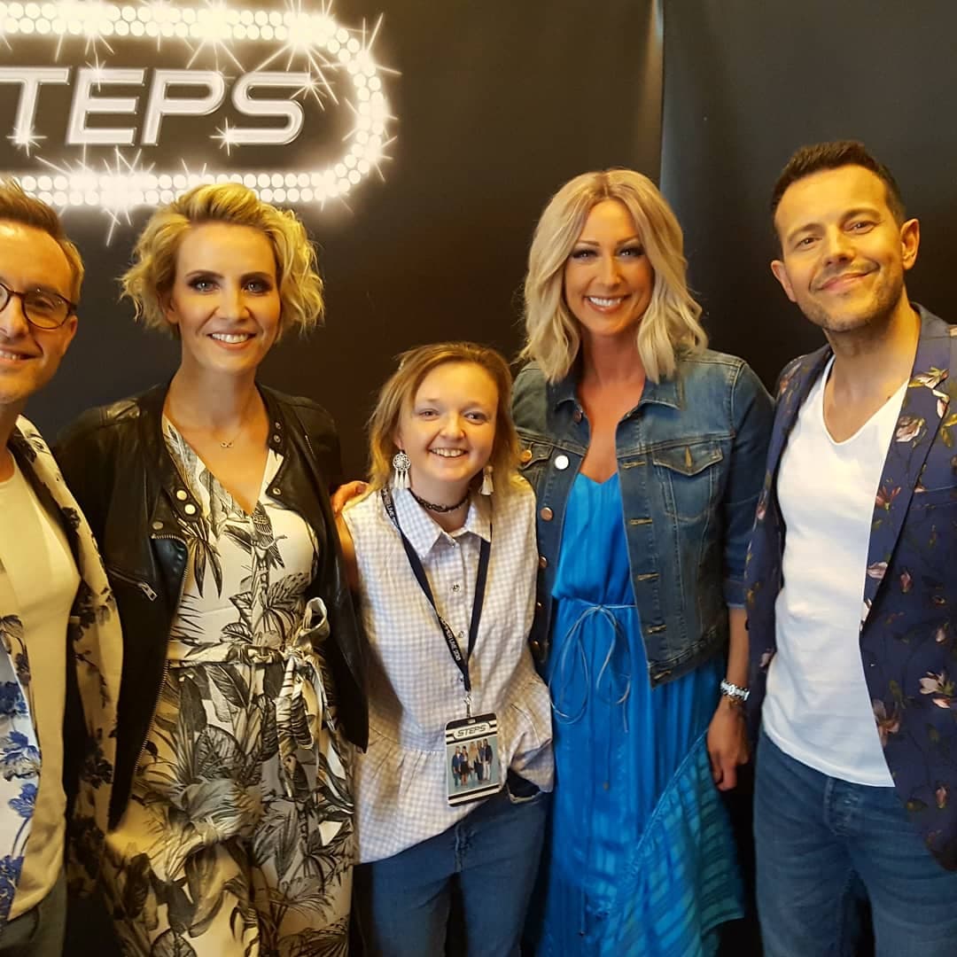 NicoleHendry27's tweet photo. A month ago today i got to hug all my favourite 5 human beings ๐๐๐ love you all
@Faye_Tozer @_ClaireRichards @LSLofficial @llatchfordevans @Ianhwatkins @OfficialSteps
#SummerOfSteps https://t.co/KxMcRTLiVj