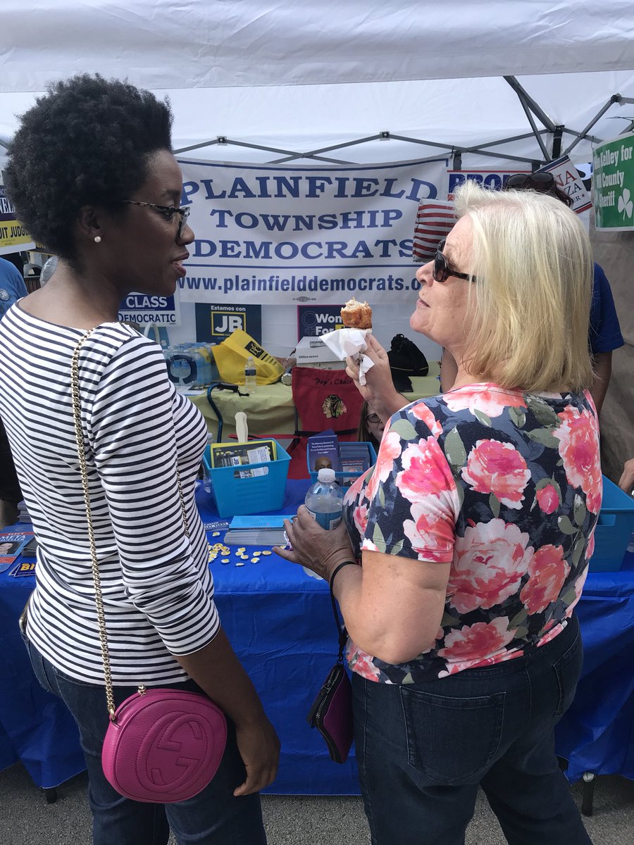 LaurenUnderwood's tweet photo. Stopped by the Plainfield Festival today to join my friends, Plainfield Township Democrats! Thanks for having my back and when I’m in Congress, I’ll have yours! #CantStopWontStop #IL14 https://t.co/OiY6fXq1eW