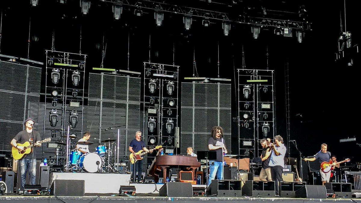 79Aspen's tweet photo. Just got back from the @CountingCrows M&amp;G &amp; Soundcheck. They sound so good tonight. @CWMPavilion is one of the best sounding venues. Plus they have a great staff. #vip #CountingCrows #iPhone #25YearsAndCounting https://t.co/57ikhgy4Ap