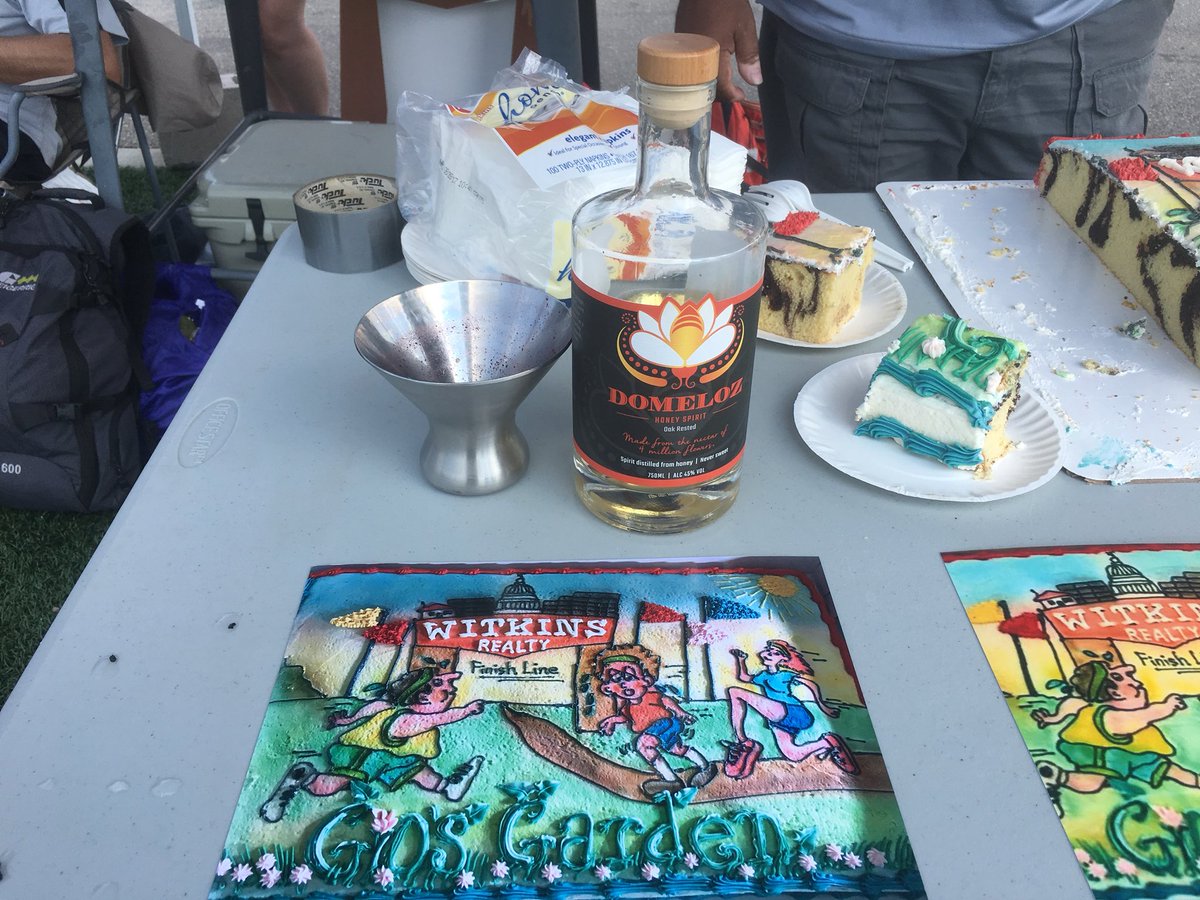 MelozDomel's tweet photo. Enjoying Domeloz in the garden #giosfieldday #domeloz #honeyspirit https://t.co/BhecwB3ML7