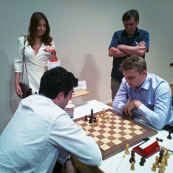 Chess__News's tweet photo. #DoChess Они семь часов мучились, а наша Лада как огурчик https://t.co/7vl9QRfDgG https://t.co/hmqLYDDkvA