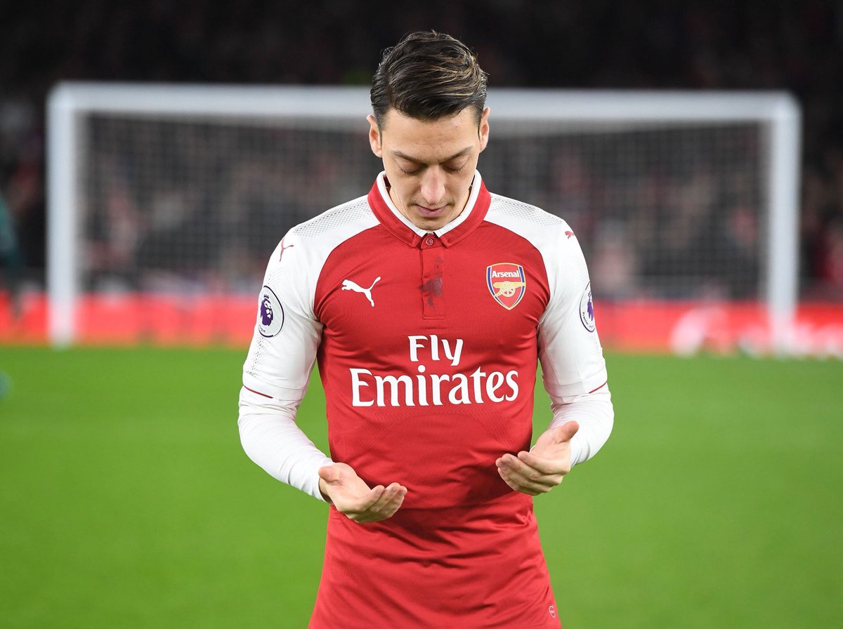 Als3Ali's tweet photo. Alman nazisine adamlığı öğreten, bir Türk’ün, bir Müslümanın asla boyun eğmeyeceğini gösteren Mesut Özil, bu millet seninle gurur duyuyor.👏 ADAM———- https://t.co/T4CpfestbO