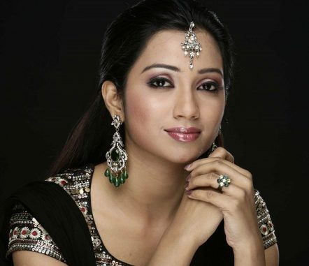 Asiana_Circus's tweet photo. Amazing Asian #musicians who will rock your world! 
Who is your favorite? 
https://t.co/AhB0f0hIrW
@MsLeaSalonga @GEMoving @YundiMusic @jasleenroyal @yui @FatinSL @KHJ_official @shreyaghoshal https://t.co/qMVWNtf0Gf