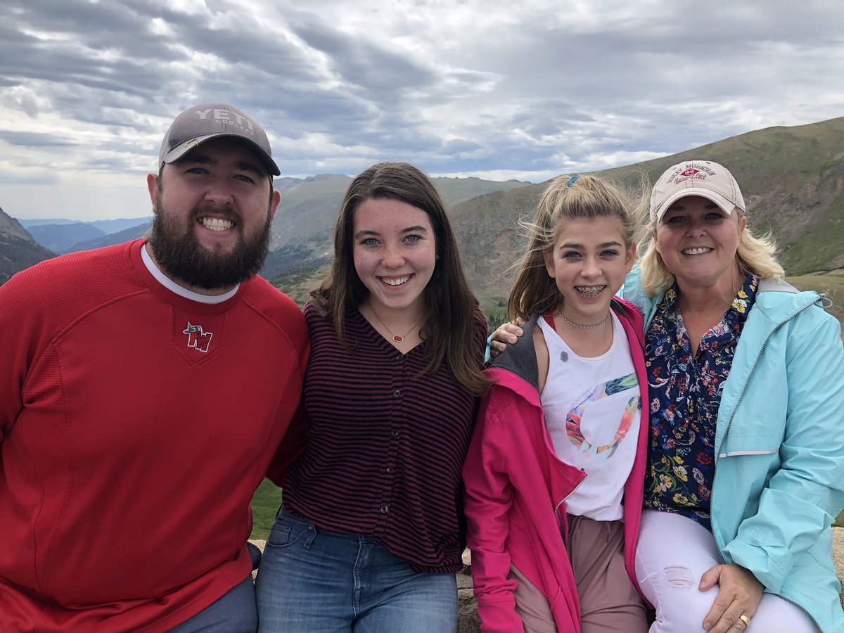 dawnrobins71's tweet photo. On top of the world #trailridgeroad #alpinecenter #estespark https://t.co/iFDHFLh0tg