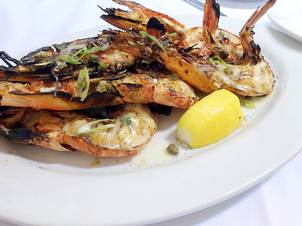 Avranyc's tweet photo. #finishoff the #weekend like a #KING! 👑👑👑
#kingprawns #prawns #seafood #wow #delish #perfect #nyc #midtown #endoftheweekend #greekfood #seafood #amazing #dinner #dinnernyc #foodie #foodporn #foodgasm #forkyeah #brunchnyc #mussles #oysters #greeknyc #omg #summernyc https://t.co/hfdVJJa4tB