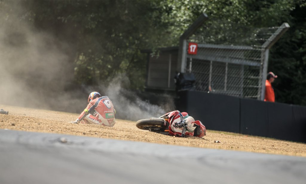 danlinfoot's tweet photo. Really sorry to say that I’ve suffered another injury in a crash on Sunday at Brands Hatch. This time my left wrist. I’ll be getting it evaluated &amp; start rehab ASAP. It was a big one. Sorry team/sponsors. 📷 @Racelineimages https://t.co/dxtRWT2sFG
