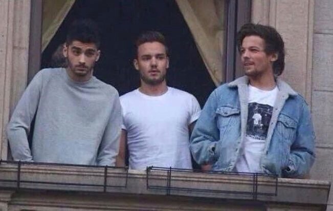 sunniebaekyeol's tweet photo. I want a 2018 version of this! #8YearsOfOneDirection https://t.co/Q2TLitrQLa