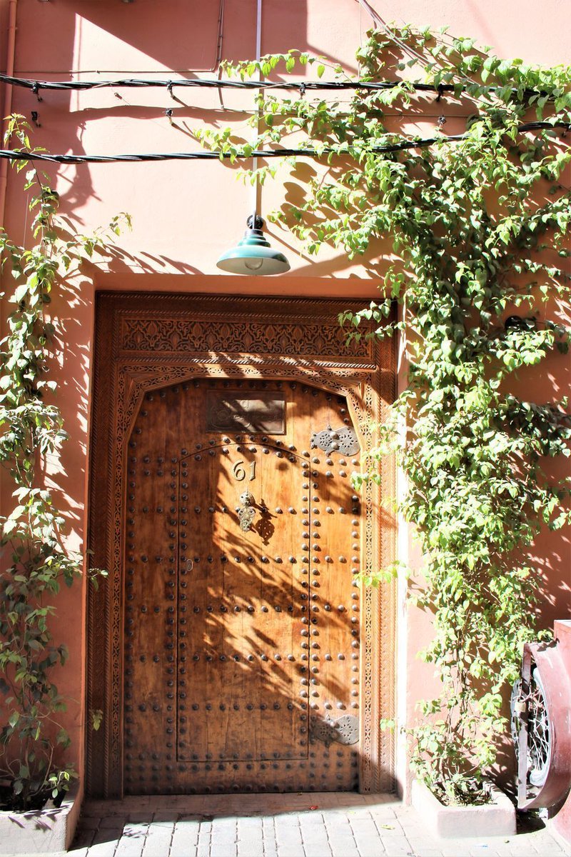 eatlivetraveldr's tweet photo. Doors of #Marrakech - I loved visiting #Morocco and finding all the doors in the Medina - they were all so different and beautiful! #travel #ttot  --> https://t.co/YqwrcOPues https://t.co/IKVjA7hbQu