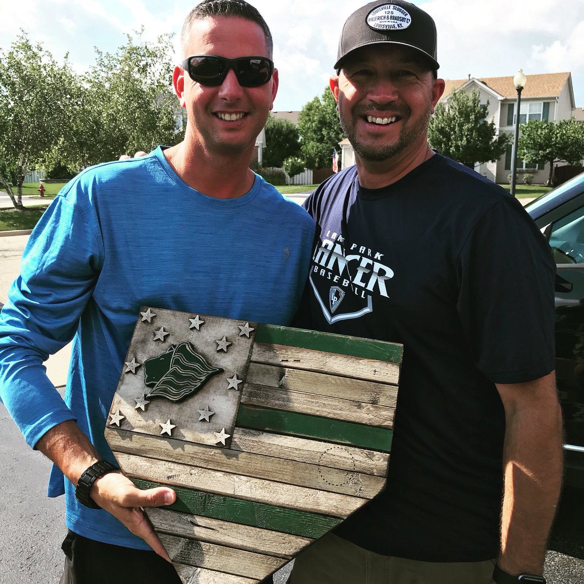 barnwoodsports's tweet photo. Special visitor all the way from St. Leo University in Florida.
#Baseball #softball #Rustic #Cooperstown #HOF #Handmade #Awards #AmericanFlag #theoriginal #baseballdecor #vintagebaseball #BSDHomeplates #patpend #LouisvilleSluggerMuseum #CanadianHOF #IT https://t.co/xNZB5AyT1M