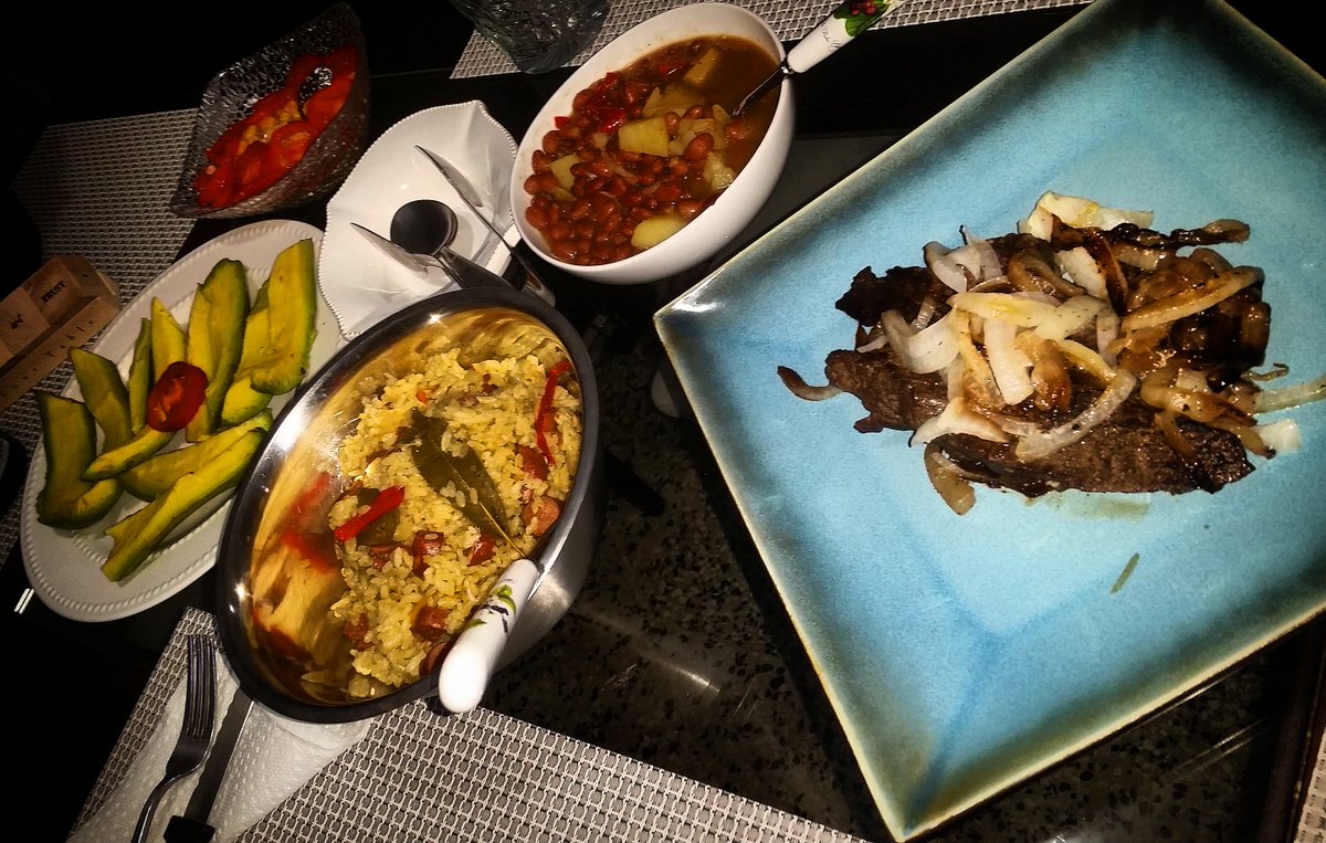 djpredatorpr's tweet image. .#FoodPorn 

#LechoneandoConPapo 
#PapoTieneLaRespuesta