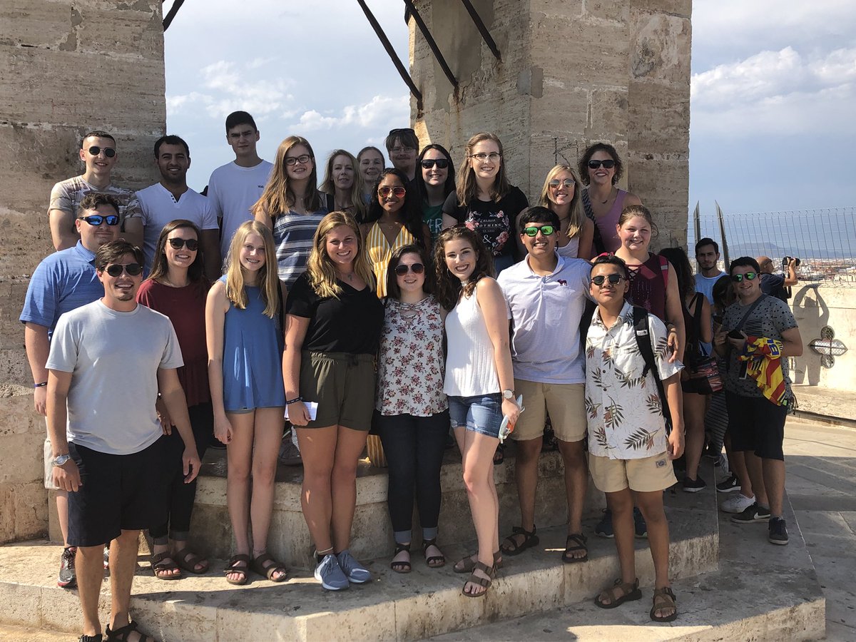 CBCDecatur's tweet image. RAM MISSION team to Valencia, Spain.  23 total people represent 6 churches from Morgan County. Pray that God uses this team for His Glory! #ramspain2018 @rammissions
