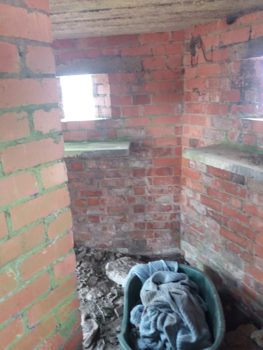 Baddileyram's tweet photo. Inside shots of #ticknall #ww2pillbox #pillboxes #pillbox #ww2pillboxes #Derbyshire @PillboxSG #WW2 https://t.co/5kPHRLBuc8