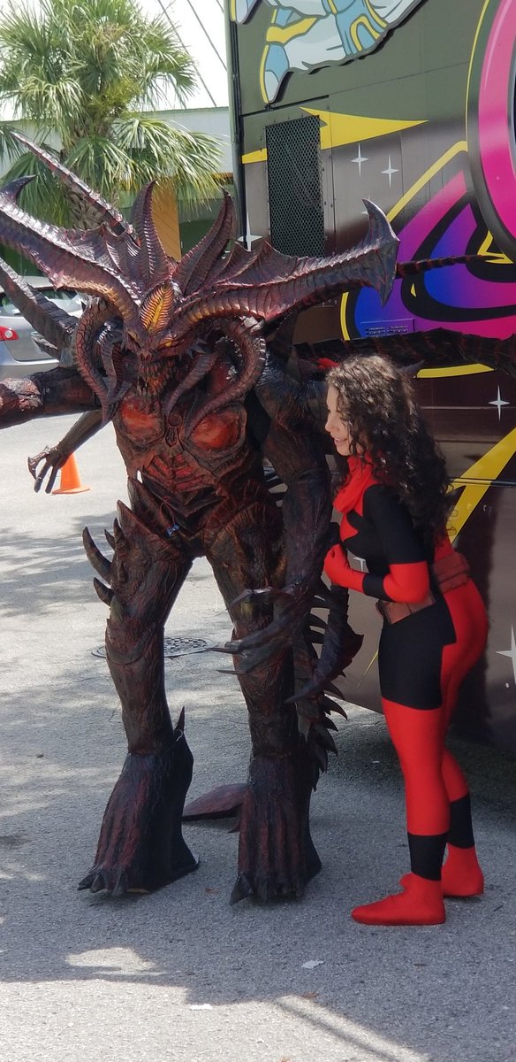 Nile_Fortner's tweet photo. ๐ฅ๐ฅTATE'S COMICS NOT AT COMIC-CON 2018๐ฅ๐ฅ
Another great year & another great #NotatComicCon event filled with fans, #cosplay, trivia, #comics, #popculture,& more!
Tags๐
#TatesComics #ComicBooks #Marvel #DCComics #TatesNotatComicCon #ComicBookStore #WeekendMood #ComicCon ๐โค https://t.co/0f34hbOLXf