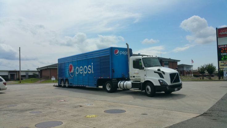 Just Pinned to 18 Wheelers: #pepsi #18wheeler Rainsville #Alabama  #trucking #trucker #truckdriver ift.tt/2mzingV