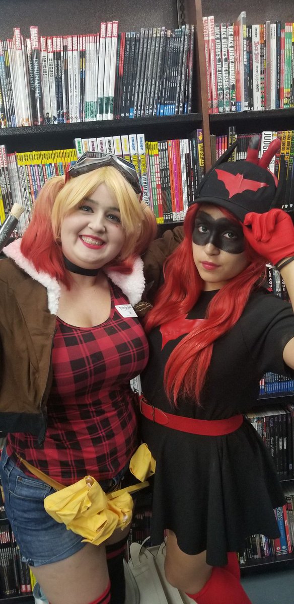 Nile_Fortner's tweet photo. ๐ฅ๐ฅTATE'S COMICS NOT AT COMIC-CON 2018๐ฅ๐ฅ
Another great year & another great #NotatComicCon event filled with fans, #cosplay, trivia, #comics, #popculture,& more!
Tags๐
#TatesComics #ComicBooks #Marvel #DCComics #TatesNotatComicCon #ComicBookStore #WeekendMood #ComicCon ๐โค https://t.co/Ep6FyAddkW