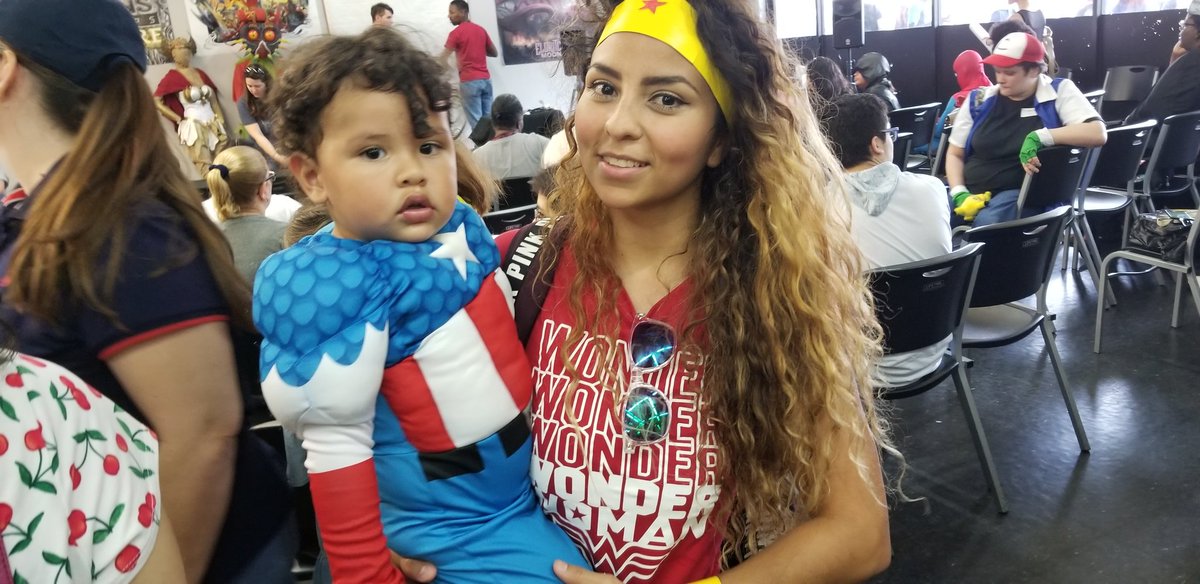 Nile_Fortner's tweet photo. ๐ฅ๐ฅTATE'S COMICS NOT AT COMIC-CON 2018๐ฅ๐ฅ
Another great year & another great #NotatComicCon event filled with fans, #cosplay, trivia, #comics, #popculture,& more!
Tags๐
#TatesComics #ComicBooks #Marvel #DCComics #TatesNotatComicCon #ComicBookStore #WeekendMood #ComicCon ๐โค https://t.co/APFWsy34tV