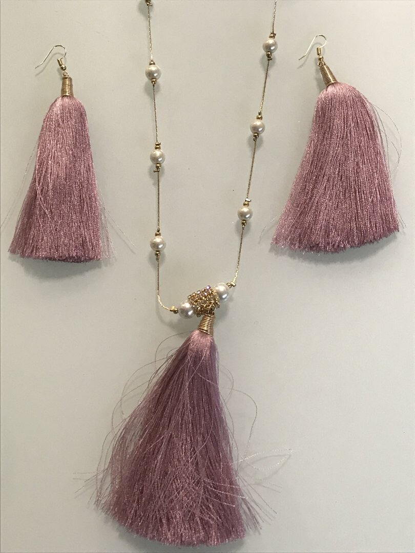 MXBEAUTYFACTORY's tweet image. 💜JUEGO DE COLLAR Y ARETES DE HILO DE SEDA💜. #beautyfactory #accesories #makeupmx