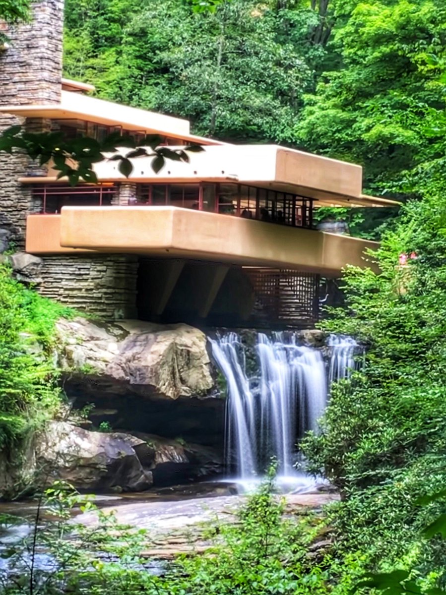 zebstwit's tweet image. #fallingwater #frankloydwright #watefalls
