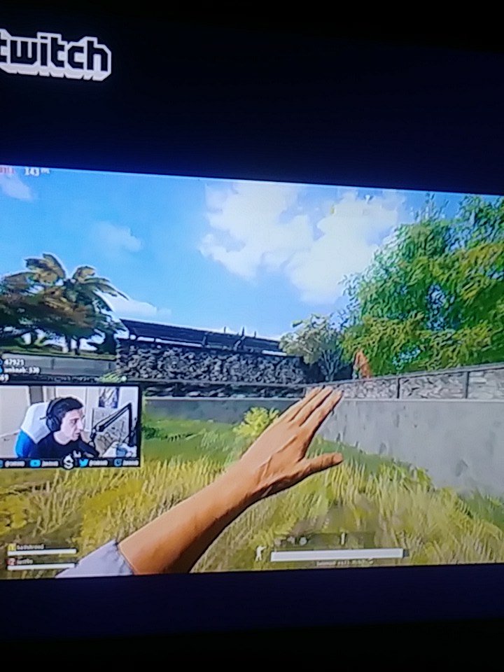 Sentry524's tweet photo. Having a lazy day watching the G.O.A.T @shroud stream. https://t.co/vdIfY5mMSw
