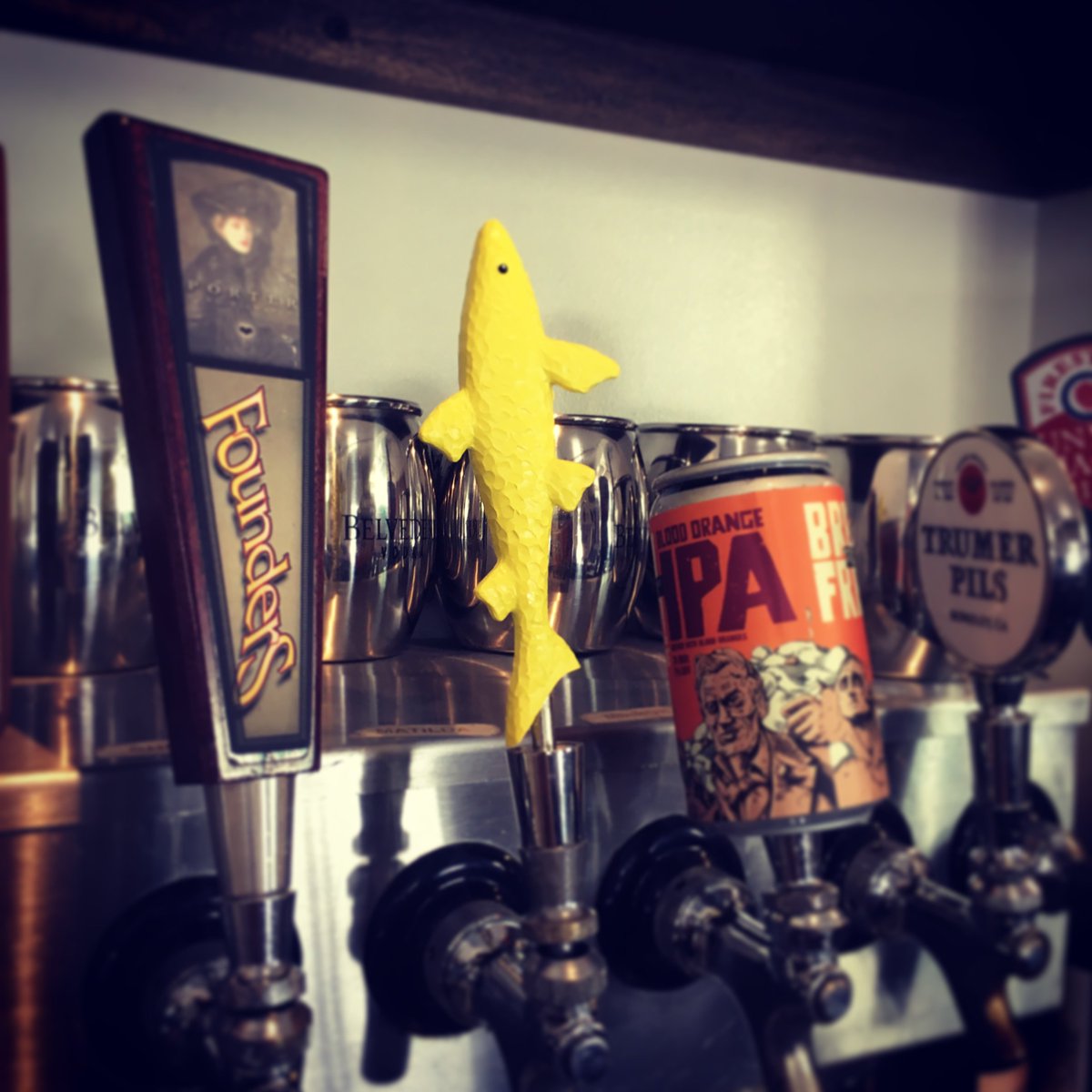 Shark Week starts today and look who just jumped on tap.... Dogfish Head’s SeaQuench, a session sour ale... it’s their interpretation of a crisp Kolsch, a salty Gose and a tart Berliner Weiss mix brewed with black limes, sour lime juice and sea salt... amazingly refreshing!