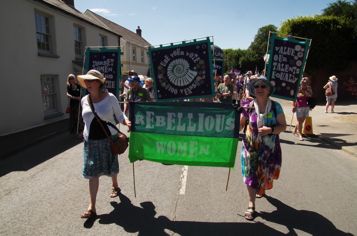 WHEELZWHEELER's tweet photo. Hot one at #TolpuddleFest Nice work with #Dorset #Processions18 banners, @RetroItAint #RebelliousWomen @MPeakeOfficial https://t.co/kZVrdgpU9m