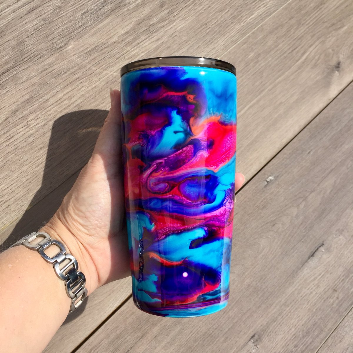 VicsPowderMugs's tweet photo. Another color combo available for our swirl tumblers! #swirltumbler #hoggtumblers #rtic #ozarktrail #alcoholink #etsyseller https://t.co/KlJxQSnm3M