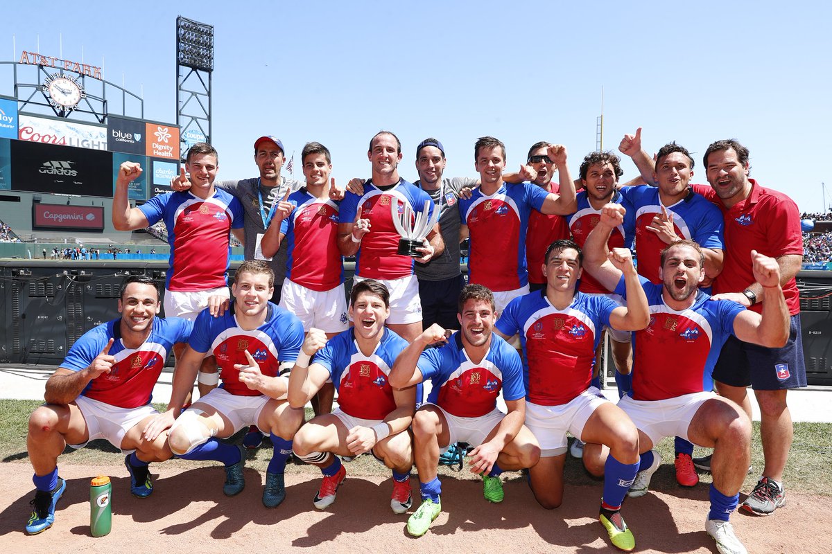 chilerugby's tweet photo. 📸: World Rugby
• • •
¡¡GIGANTES CÓNDORES 7s!! 🇨🇱🏉 Ganadores del Bowl #RWC7s 2018. Felicitaciones y agradecimientos a todo el Staff y quienes están detrás de este gran triunfo 💪 ¡¡#VamosCóndores7s!! https://t.co/K7Vhu2X2IT