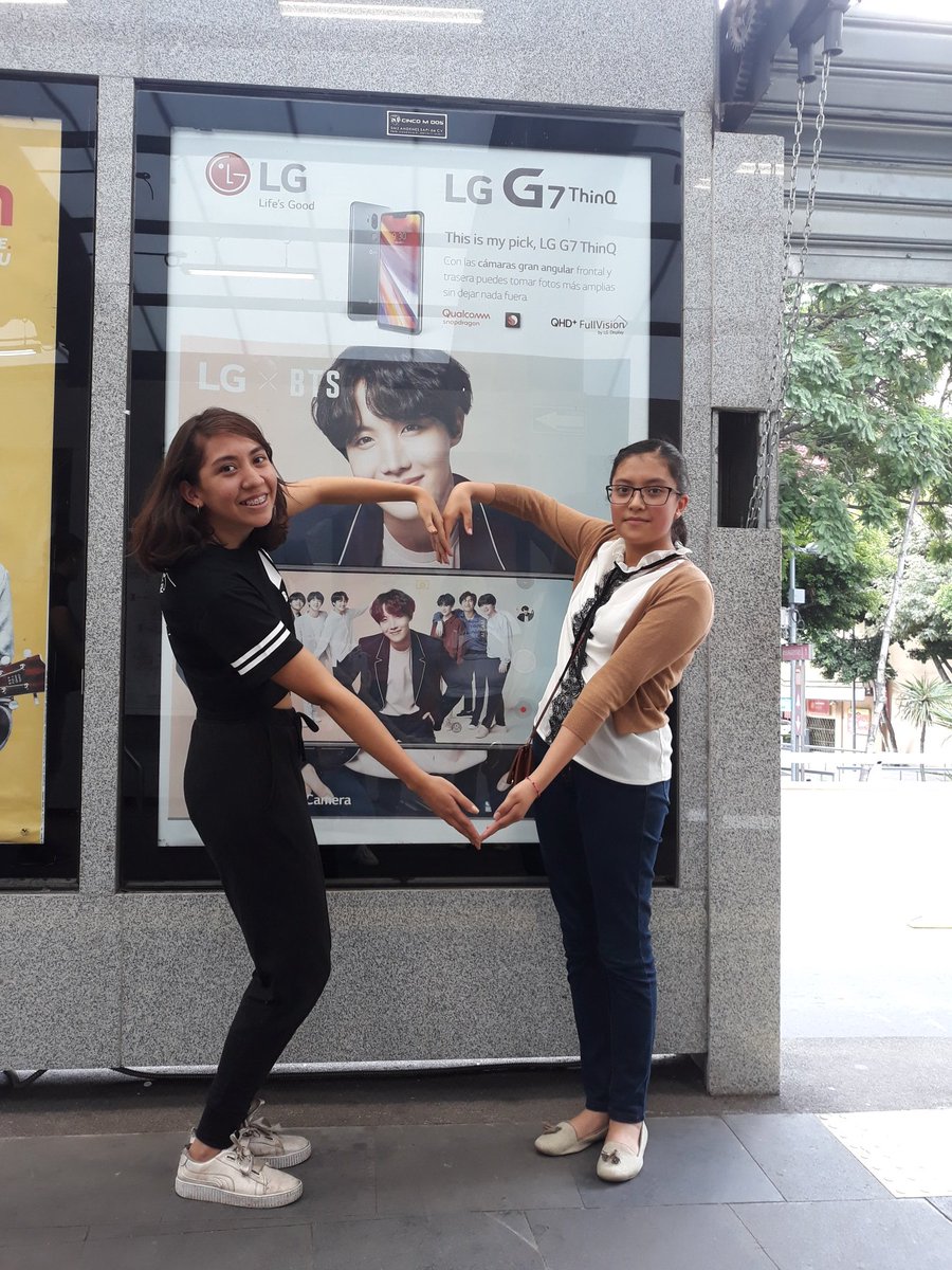 Monse45925088's tweet photo. @lgmobileMX @lgmobileMX 
#LGXBTS 
#BienPensadoBTS 
Reto:5
Con mis amigas!!!!!! https://t.co/Hq3x18kHrI