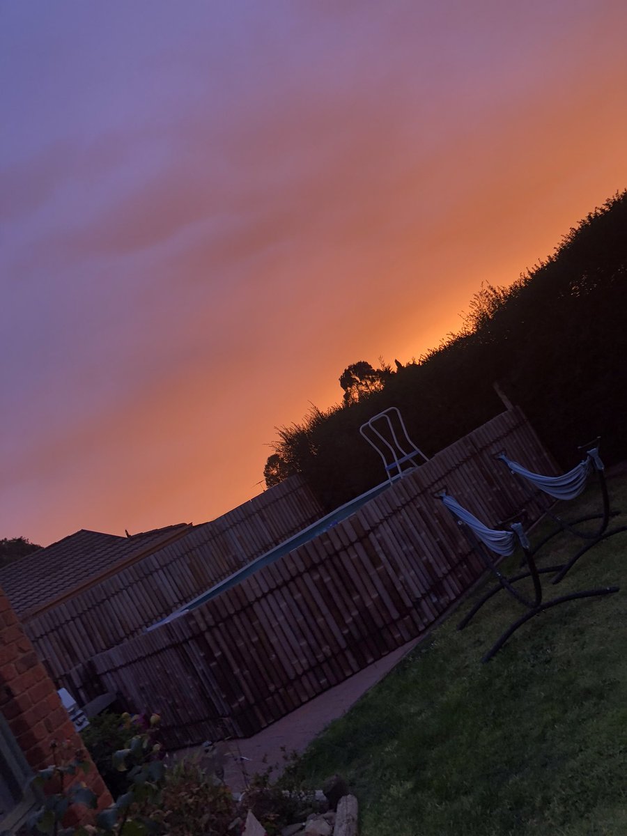 Melindigo's tweet photo. Beautiful pink sunrise https://t.co/GReUUMme5B