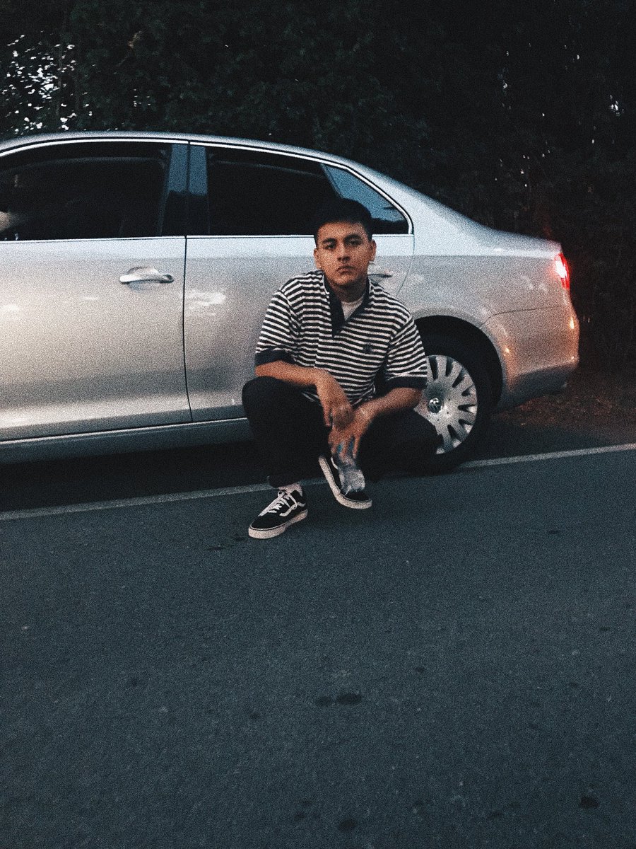 ERIKDOMMM's tweet image. tryna get my pussy ate