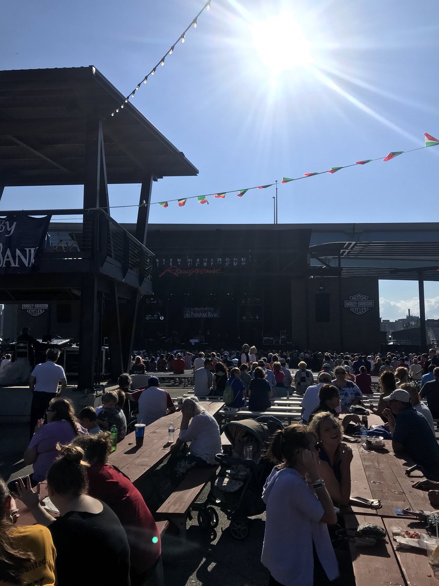 Even though the air show was cancelled, Festa is keeping the party going until 11:00! Make sure you stop by!!🇮🇹