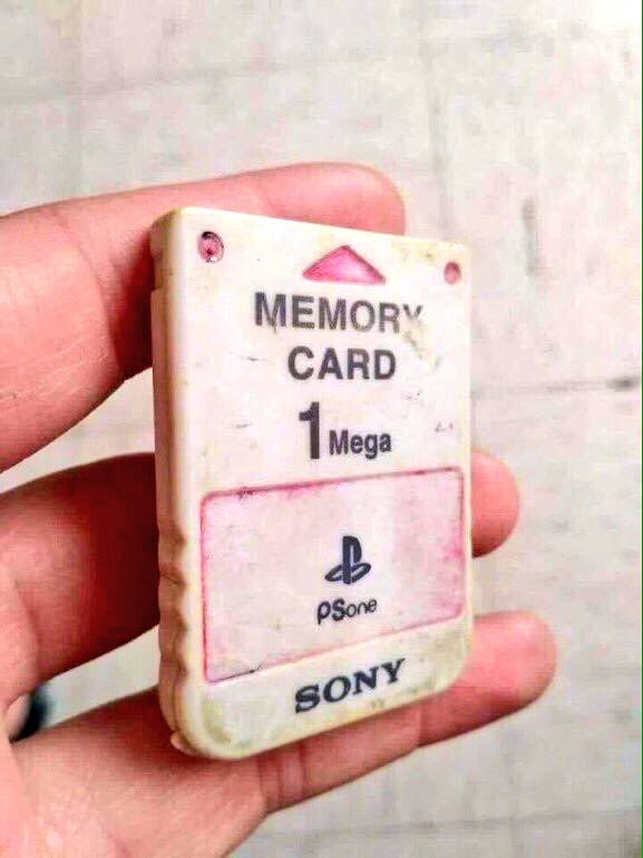 EvanKirstel's tweet photo. 1 Megabyte #LoL #storage #flashback https://t.co/bv0oVMNOmW